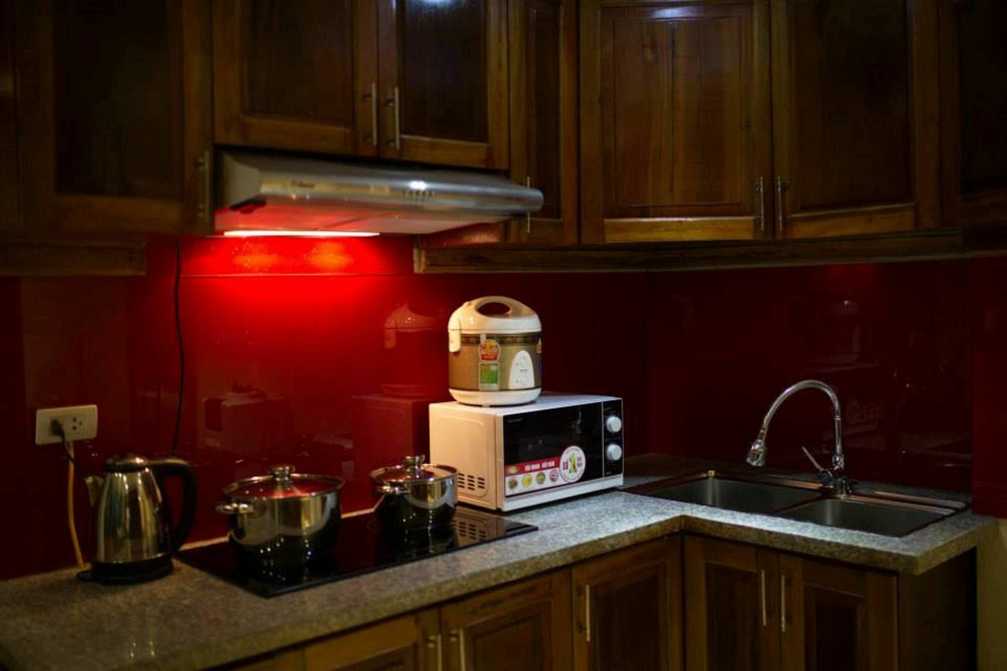 Poonsa Nguyen Phong Sac Apartment Ханой Екстериор снимка